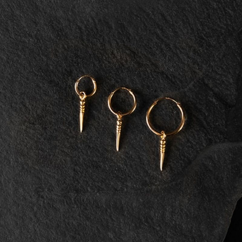 Tiny Phurba | Boucles d'oreilles créoles à breloques - Or
