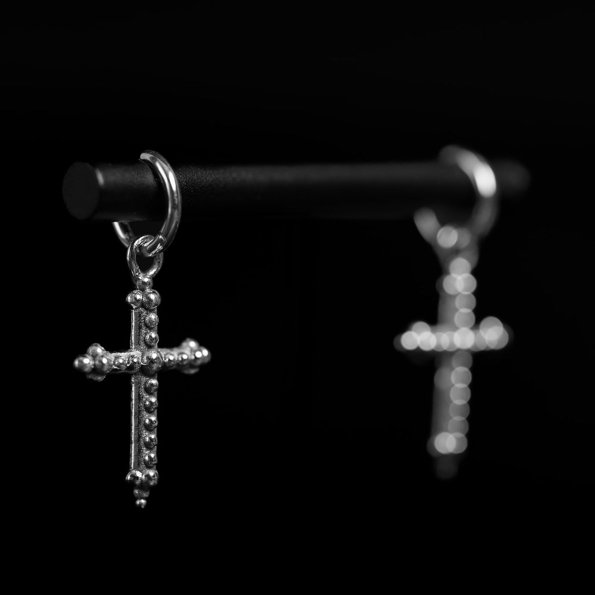 Ancient Cross | Boucles d'oreilles créoles avec breloques - Argent 925